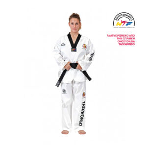TA 1047 DOBOK | Αναγνωρισμένο από την Ισπανική ομοσπονδία Taekwondo. Σακάκι με μαύρο V. Κέντημα "DAEDO" στο μανίκι.Κέντημα: "TAEKWONDO" στο παντελόνι.